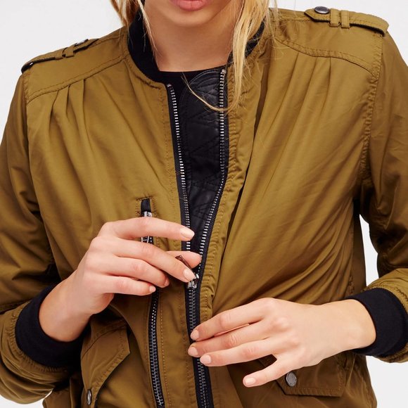 ISO Free People / Blank NYC She's a Toad Bomber Jacket Army Green Khaki Sz XS - Picture 3 of 4